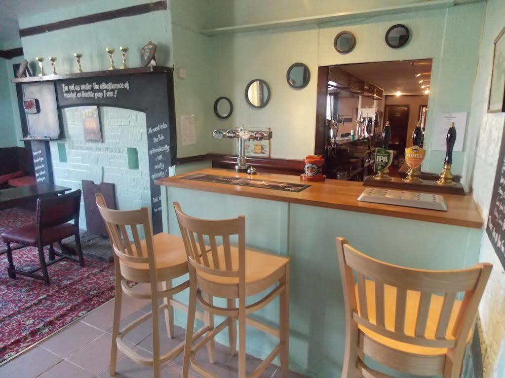 The Penruddocke Arms Dinton (Wiltshire) Exterior foto